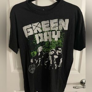 Green Day Rock and Roll Hall of Fame Men's T-shirt size medium
